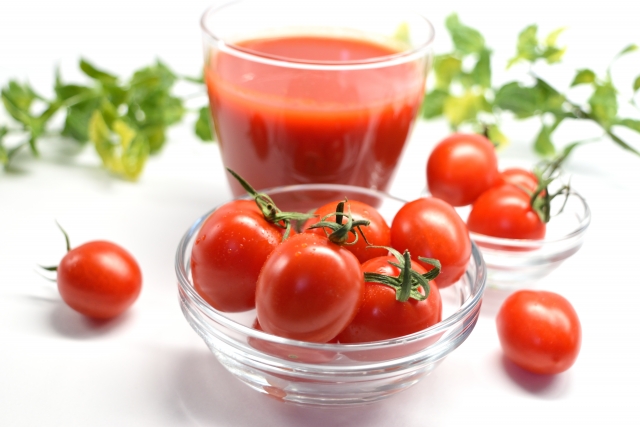 トマト以外に含まれる野菜や食品